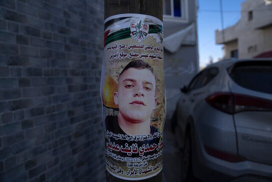 Video showing Israeli police shooting Palestinian trying to ‘snatch’ weapon sparks row as some call it 'unjustified'