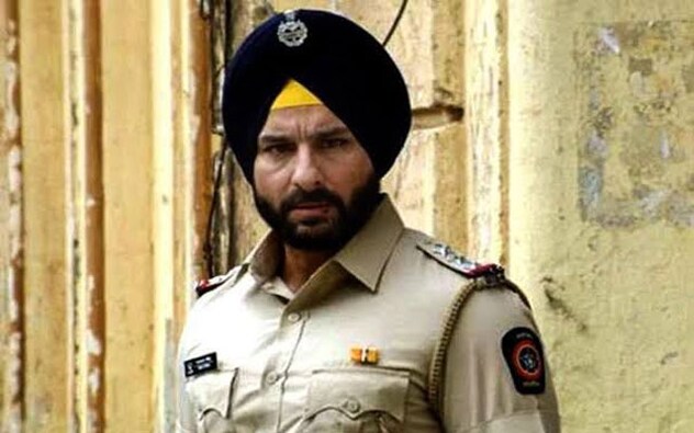 <strong>Saif Ali Khan</strong><br />One cannot question the elegance and sophistication that Saif Ali Khan brings to the table in any role. The royalty ensures to exude his regal charm to his characters, the same could be proven with his portrayal as Inspector Sartaj Singh from Sacred Games. Khakee uniform and a turban created a rage across the internet, owing to the flair of Saif Ali Khan.. 赛义夫·阿里·汗(Saif Ali Khan)在任何角色中都能表现出优雅和老练,这是毋庸置疑的。皇室成员确保向他的角色散发出他的帝王魅力,同样可以从他在《神圣游戏》中扮演的探长Sartaj Singh身上得到证明。由于赛义夫·阿里·汗的天赋,卡其制服和头巾在互联网上引起了轰动。