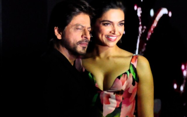 SRK Deepika Padukone John Abraham talk about Pathaans success check pictures