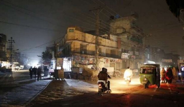 Electricity becomes almost unaffordable in Pakistan as govt hikes rates again Electricity becomes almost unaffordable in Pakistan as govt hikes rates again