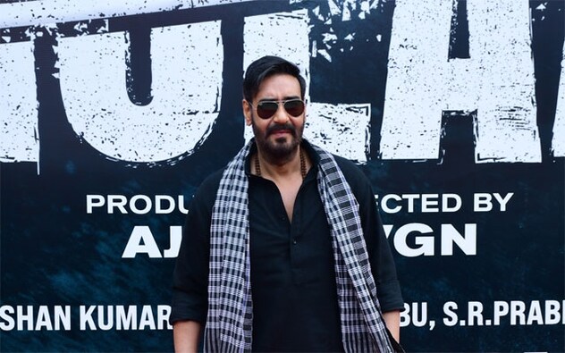 Ever since Ajay Devgn announced his next directorial Bholaa, fans are finding it harder to keep calm and wait till its release. Therefore it won’t be wrong to say that even before its release the film has created a huge buzz and the wait for 30 March seems to be never-ending. However, treating the fans on Tuesday, the makers have finally unveiled the second teaser of Ajay’s action thriller Bholaa. Ever since Ajay Devgn announced his next directorial Bholaa, fans are finding it harder to keep calm and wait till its release. Therefore it won’t be wrong to say that even before its release the film has created a huge buzz and the wait for 30 March seems to be never-ending. However, treating the fans on Tuesday, the makers have finally unveiled the second teaser of Ajay’s action thriller Bholaa.