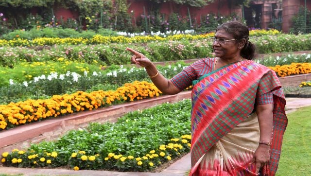 The gardens are home to a rich variety of flowers. There are more than 150 varieties of roses, daffodils, Asiatic lilies, Tulips, and other ornamental flowers. Image Courtesy: @rashtrapatibhvn/Twitter The gardens are home to a rich variety of flowers. There are more than 150 varieties of roses, daffodils, Asiatic lilies, Tulips, and other ornamental flowers. Image Courtesy: @rashtrapatibhvn/Twitter