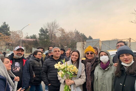 Taraneh Alidoosti: Iran releases top actor of Oscar-winning movie who was arrested for supporting protesters