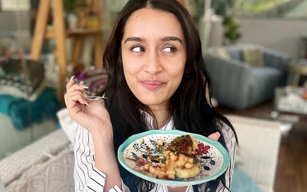 Shraddha Kapoor has time and again shared glimpses of her quality time with her family on social media. The actress always has a goofy post or video after family outing, which she shares with her fans too. Shraddha Kapoor has time and again shared glimpses of her quality time with her family on social media. The actress always has a goofy post or video after family outing, which she shares with her fans too.