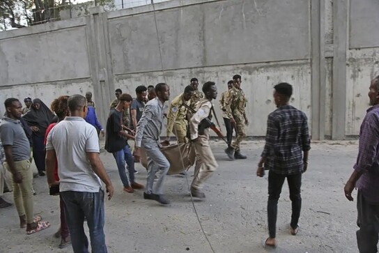 Extremists storm govt office in Somalia’s capital; 5 dead