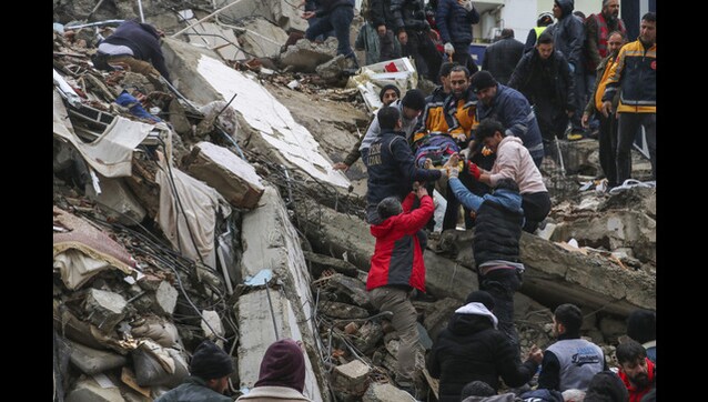 Turkey declares 'level 4 alarm' after hundreds of people killed in 7.8 magnitude earthquake Turkey declares 'level 4 alarm' after hundreds of people killed in 7.8 magnitude earthquake