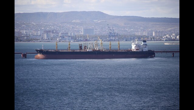 Russia says it will cut oil production over Western caps Russia says it will cut oil production over Western caps