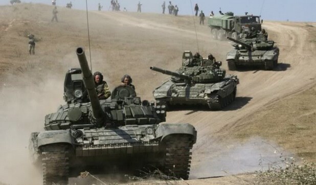 WATCH: Wading through Ukrainian minefield, Russian armoured column blown up WATCH: Wading through Ukrainian minefield, Russian armoured column blown up