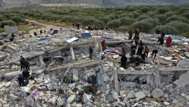 Rescuers scramble in Turkey, Syria as quake toll rises to 4,000 Rescuers scramble in Turkey, Syria as quake toll rises to 4,000