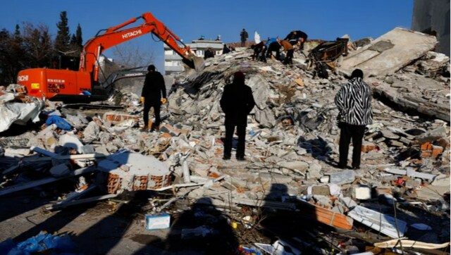 Erdogan visits earthquake-hit south as anger grows over rescue effort Erdogan visits earthquake-hit south as anger grows over rescue effort