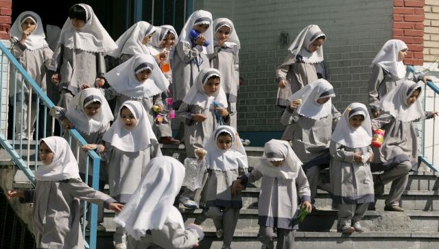 Media rights group calls for the release of Iranian reporter held for covering poisoning of schoolgirls
