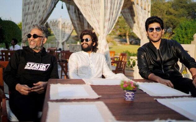 This picture is a perfect click capturing the moment with the elder brother Venkatesh and the younger one Allu Sirish and the three brothers donning a heritage look is truly stunning. This picture is a perfect click capturing the moment with the elder brother Venkatesh and the younger one Allu Sirish and the three brothers donning a heritage look is truly stunning.