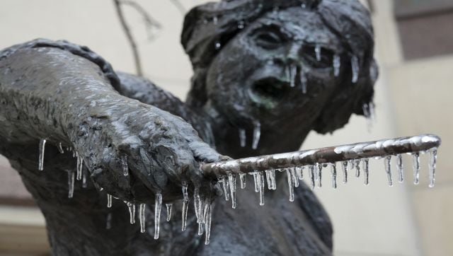 Cold Like Hell Deadly Ice Storm Cripples Texas Leaves Thousands Without Power Photos News