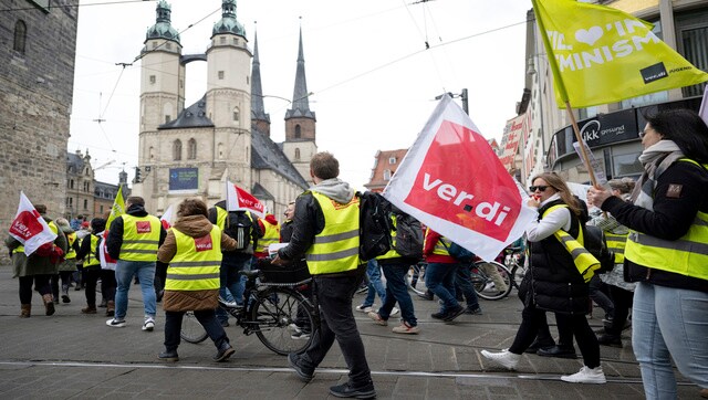 German unions call for wide-ranging transport strike