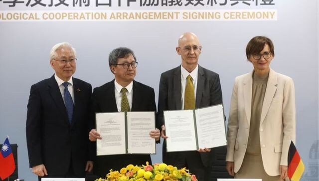 German minister praises 'esteemed' Taiwan, China protests 'vile' visit