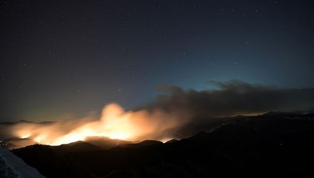 Spain firefighters working to control blaze that has destroyed 4,000 hectares