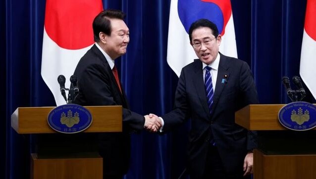 South Korea moves to 'normalise' military intelligence-sharing pact with Japan South Korea moves to 'normalise' military intelligence-sharing pact with Japan