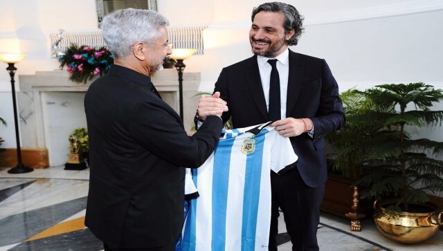 Argentinean foreign minister Santiago Cafiero is welcomed by EAM Jaishankar. The ministers underlined that even as defence cooperation developed, trade increased dramatically. The nuclear alliance has also benefited both parties. Image Courtesy: @DrSJaishankar/Twitter Argentinean foreign minister Santiago Cafiero is welcomed by EAM Jaishankar. The ministers underlined that even as defence cooperation developed, trade increased dramatically. The nuclear alliance has also benefited both parties. Image Courtesy: @DrSJaishankar/Twitter