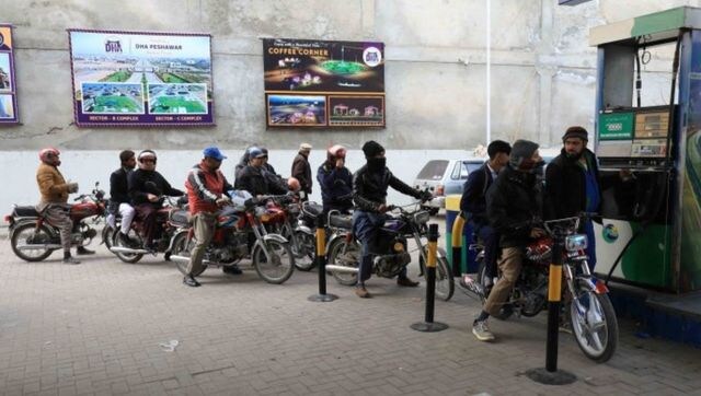 Pakistan Economic Crisis: Another inflation bomb hits Pakistanis as fuel prices touch new high