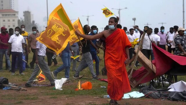 China pledges to help bankrupt Sri Lanka