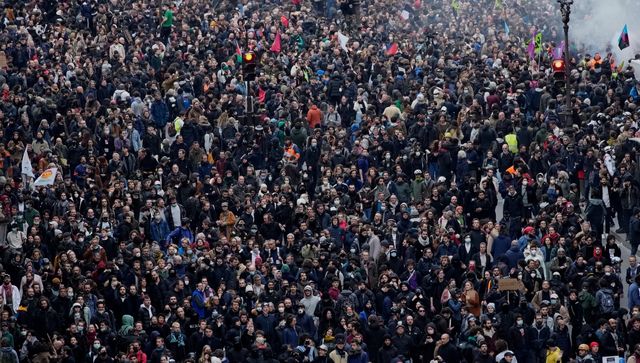 Will Frances pension protests turn into another yellow vest movement