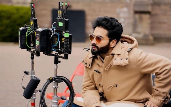Jackky Bhagnani taking complete charge of Pooja Entertainment's Bade Miyan Chote Miyan Jackky Bhagnani taking complete charge of Pooja Entertainment's Bade Miyan Chote Miyan