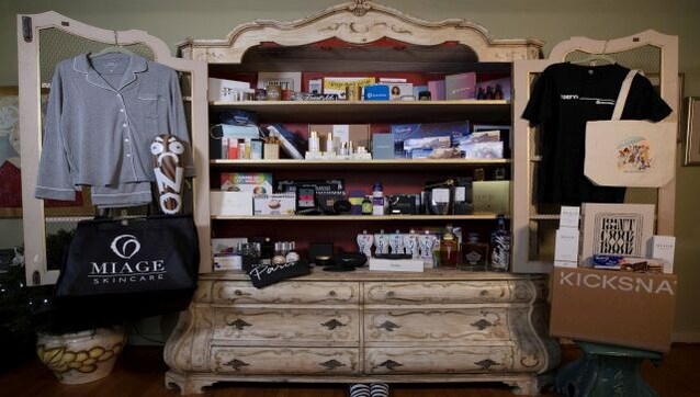 From land in Australia to liposuction: Inside the $126,000 Oscars gifts bag From land in Australia to liposuction: Inside the $126,000 Oscars gifts bag