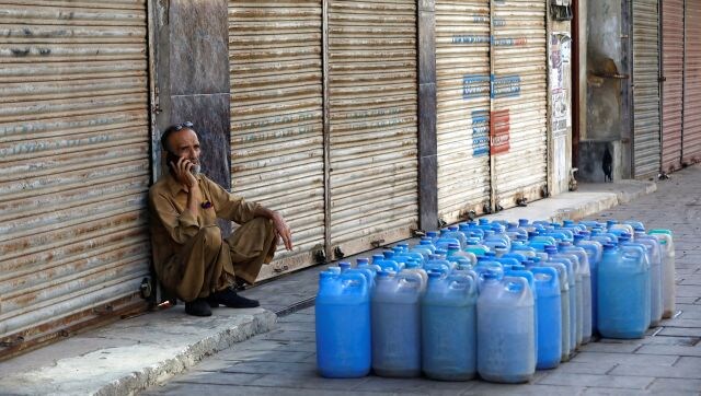 Moody’s slashes Pakistan’s credit rating to its lowest in 30 years: How this worsens the debt-ridden country’s woes Moody’s slashes Pakistan’s credit rating to its lowest in 30 years: How this worsens the debt-ridden country’s woes