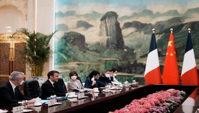 During the meeting, President Macron stressed the importance of dialogue between China and France “in these troubled times”. “The ability to share a common analysis and build a common path is essential,” he said. AP