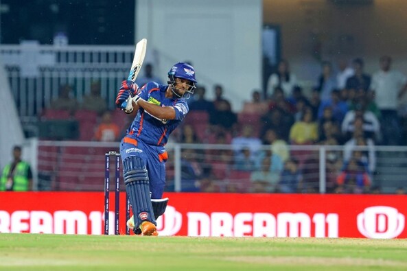 Nicholas Pooran, acquired by LSG for Rs 10.75 crore, played a nifty cameo in Lucknow’s inning with 36 runs from 21 deliveries. Two fours and three sixes took LSG to 193 runs. He was involved in a 48-run stand with Krunal Pandya for the fifth wicket. Image: Sportzpics