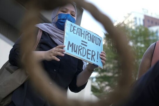 Malaysia scraps mandatory death penalty, natural-life prison terms