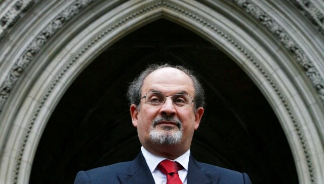 Salman Rushdie attends PEN America gala, first in-person appearance since stabbing