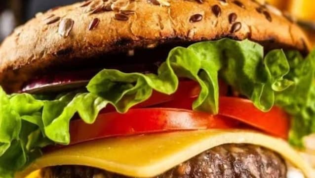 This US restaurant is gearing up to sell 'priciest' cheeseburger for over Rs 57,000 This US restaurant is gearing up to sell 'priciest' cheeseburger for over Rs 57,000
