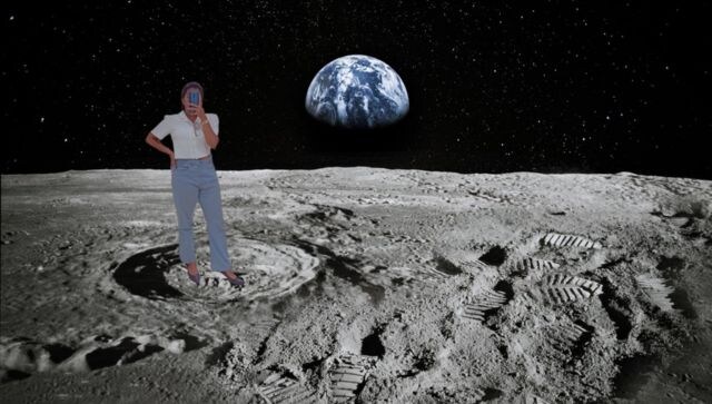 Girl asks Twitter for a background to her selfie; the results will leave you in splits