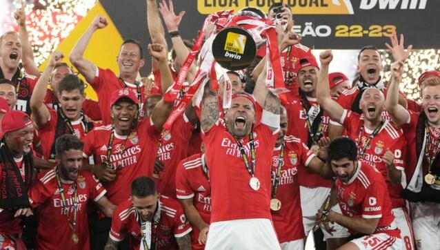 Benfica clinch record-extending 38th Portuguese Primeira Liga title on final day of season Benfica clinch record-extending 38th Portuguese Primeira Liga title on final day of season
