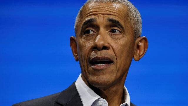 Barack Obama among 500 Americans banned from entering Russia