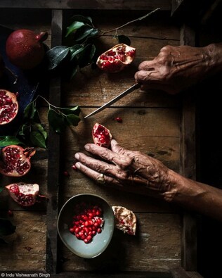 Lost Love – Grandfather: Grandfather with his love’s favourite fruit, still unable to take off his ring after her death. Food connects us emotionally and this is a true example. Image Courtesy: Indu Vishwanath Singh/Pink Lady® Food Photographer of the Year 2023