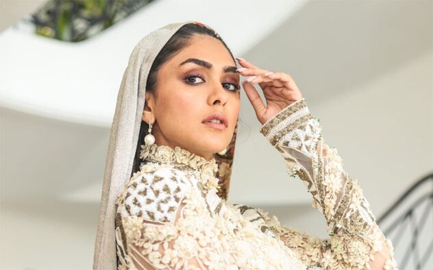 Now the actress has begun her day two of Cannes in a Anamika Khanna “hood couture” look, making her the only actress so far to sport a hooded look. Now the actress has begun her day two of Cannes in a Anamika Khanna “hood couture” look, making her the only actress so far to sport a hooded look.