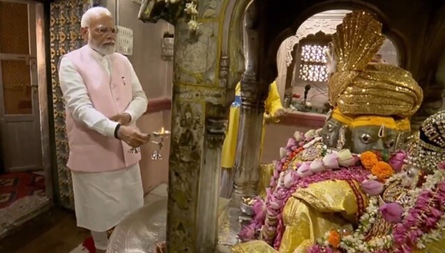 PM Modi offers prayers at Brahma temple in Rajasthan's Pushkar PM Modi offers prayers at Brahma temple in Rajasthan's Pushkar