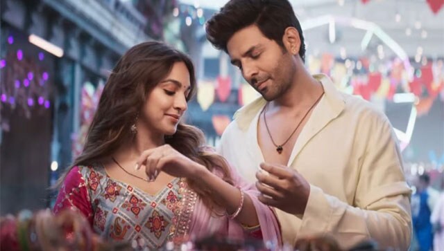 Netizens hail the romance of Kartik Aaryan and Kiara Advani in the teaser of 'Satyaprem Ki Katha'