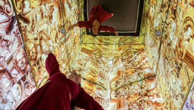As per La Prensa Latina news outlet, these mirrors and crystals, wowing the visitors with nature, sea animals such as fish, jellyfish and corals, the Milky Way, glaciers, and sunsets cover 650 square meters of floor space. People can also view their distorted images in these mirrors. Reuters As per La Prensa Latina news outlet, these mirrors and crystals, wowing the visitors with nature, sea animals such as fish, jellyfish and corals, the Milky Way, glaciers, and sunsets cover 650 square meters of floor space. People can also view their distorted images in these mirrors. Reuters