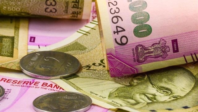 About 80% people in Indians choose to deposit withdrawn Rs 2000 notes, boost bank deposits About 80% people in Indians choose to deposit withdrawn Rs 2000 notes, boost bank deposits