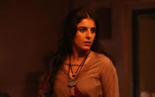 Isha Talwar as Bijlee in Saas Bahu aur Flamingo: In a show where women are the frontrunners, Isha Talwar dazzles us with her depiction of a brave and vibrant queer character – Bijlee. Breaking stereotypes and notions, she emerges as fierce and victorious, leaving us wanting for more. Bijlee is caught in an impasse where she must choose between Naina, her true love, and work. Talwar’s portrayal of a headstrong woman who knows what she wants and doesn’t settle for anything less, the clarity that she has is truly remarkable, she has the ability to dare and defies social conventions and the ease with which she carries herself, puts us in awe of her bravery and evident brilliance that one simply cannot not appreciate.