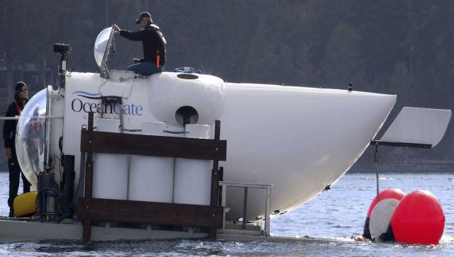 What could have led to the catastrophic implosion of the Titanic submersible