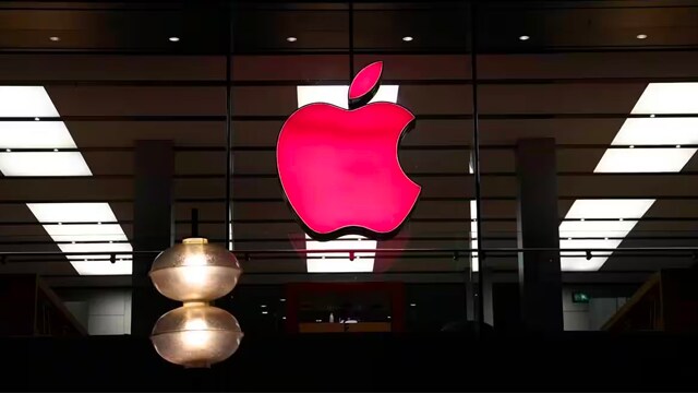 Apple’s AI team is burning over $1 mn a day, is on a hiring spree recruiting from Google, OpenAI