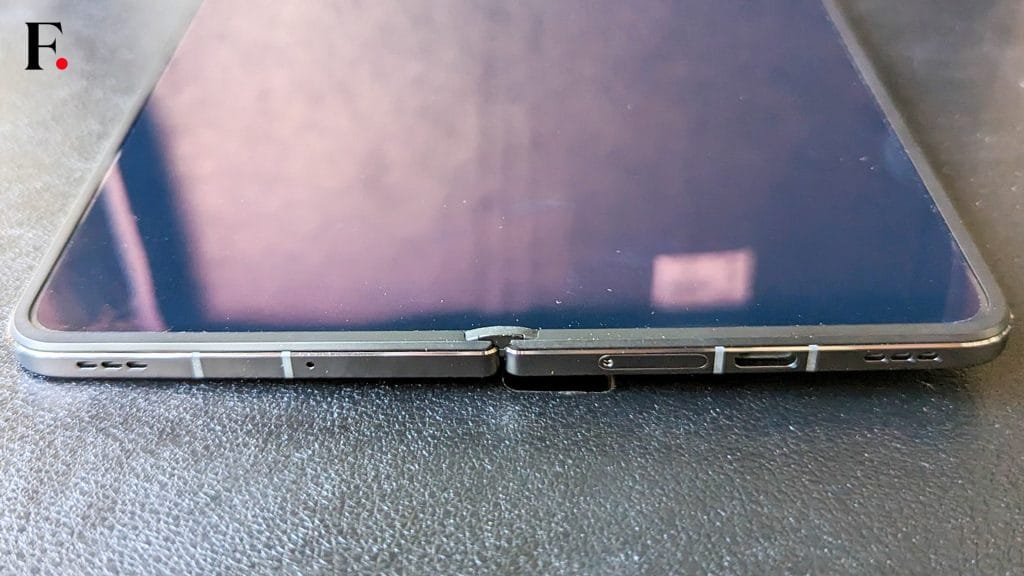 OnePlus Open Long-term Review Hinge and edge
