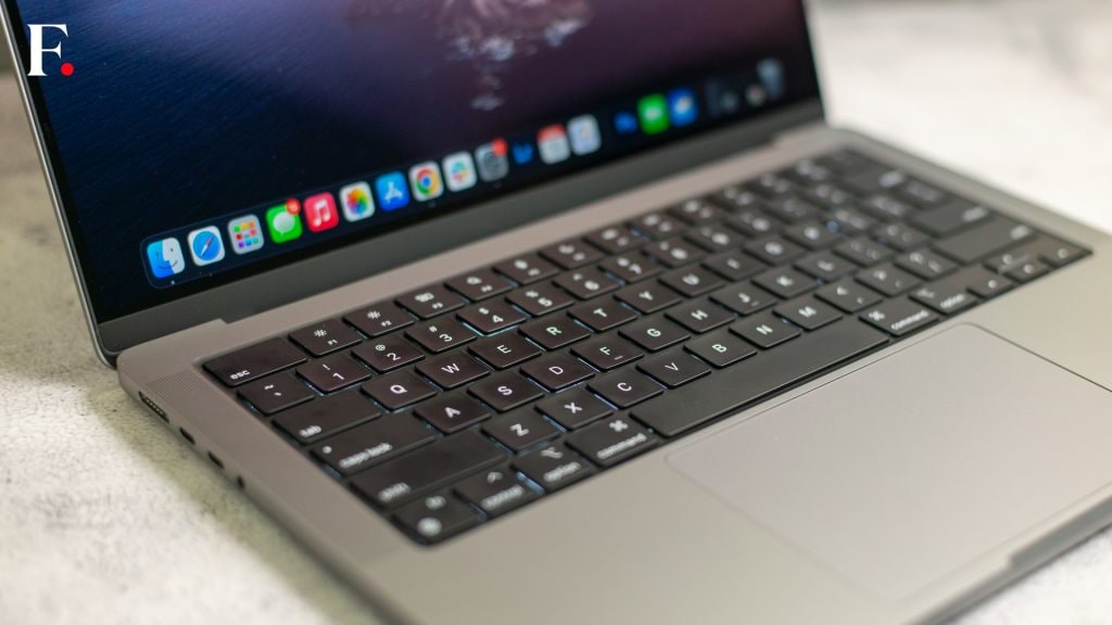 MacBook Pro 14 Inch Review-09