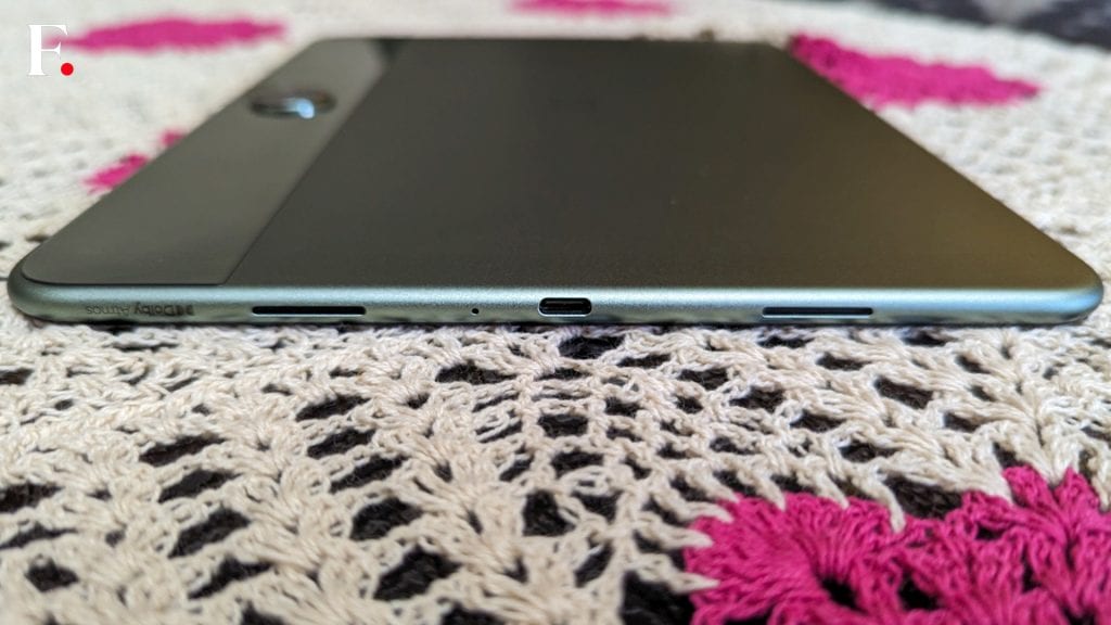 OnePlus Pad Go Review Slim edge