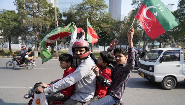 Imran Khanbacked independents come first in Pakistan What happens next