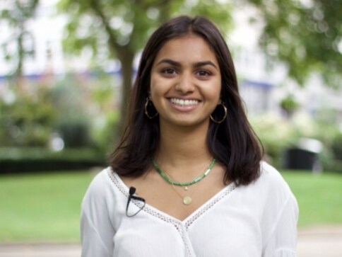 Indian-origin teen Amika George wins social progress Oscar for her #FreePeriods campaign Indian-origin teen Amika George wins social progress Oscar for her #FreePeriods campaign